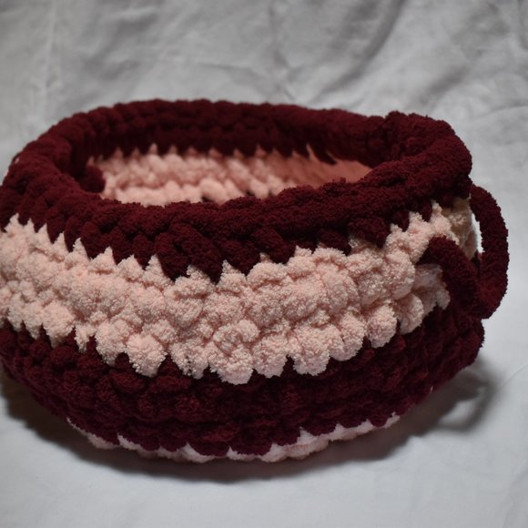 HAND CRAFTED Cochet Pet bed with Handles - Picture 5 of 9